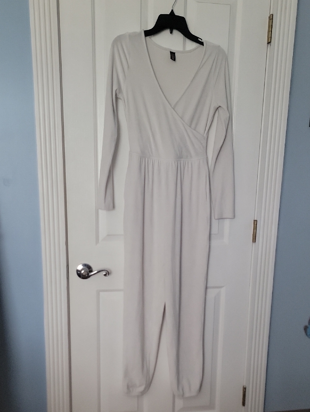 Victorias Secret Womenโs Long Sleeve Wrap Jumpsuit Light Gray Small S